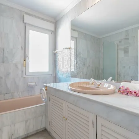 Center By Dahlia Group Holiday home Marbella