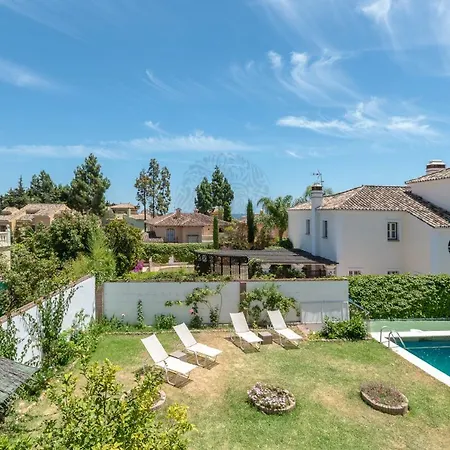 Center By Dahlia Group Holiday home